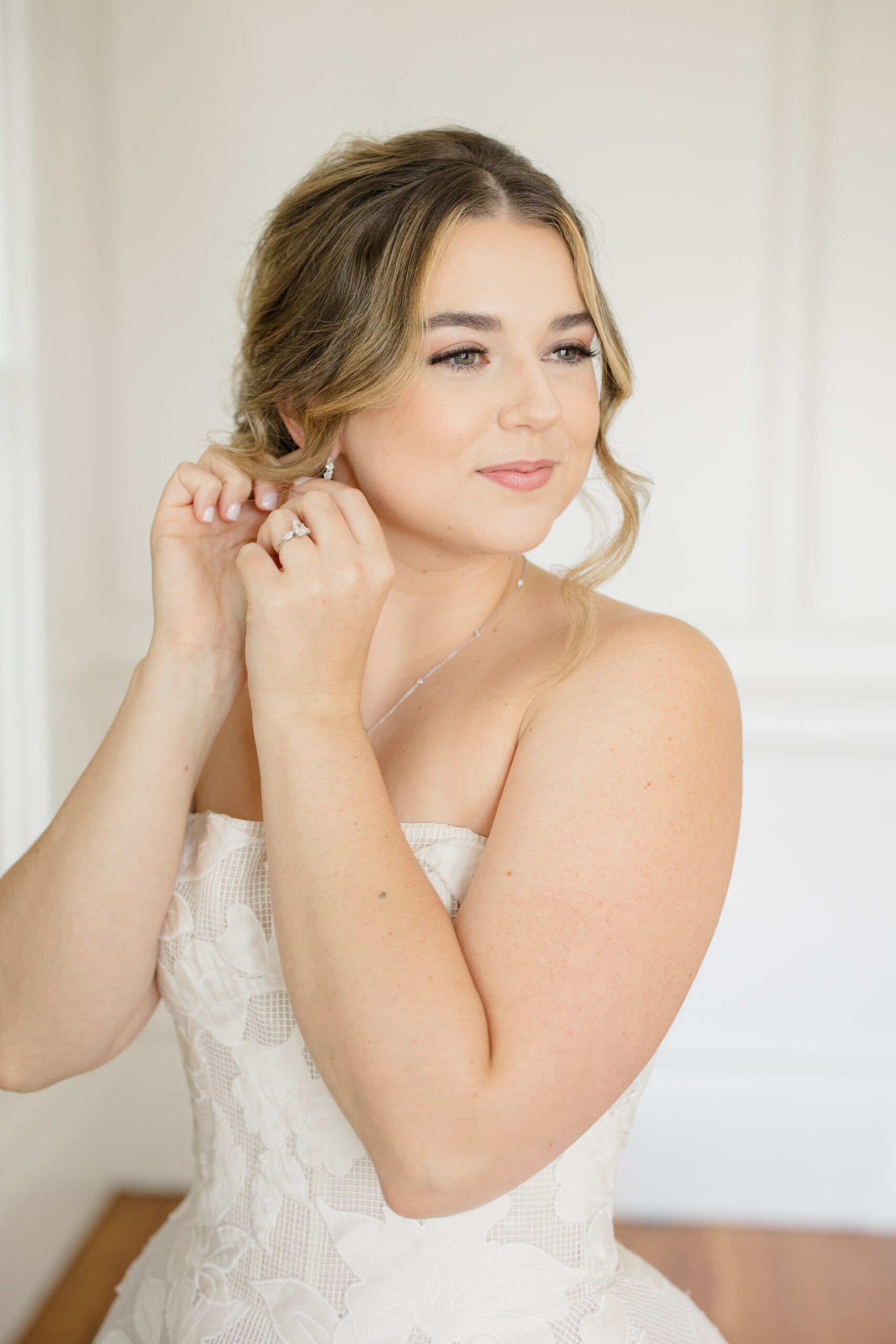 Orlando Wedding Hair and Makeup | Makeup Artist Orlando | Bride wearing earrings